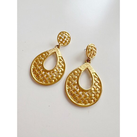 Vintage 90's Unsigned Gold Tone Basketweave Dangle Drop Earrings - Picture 5 of 10
